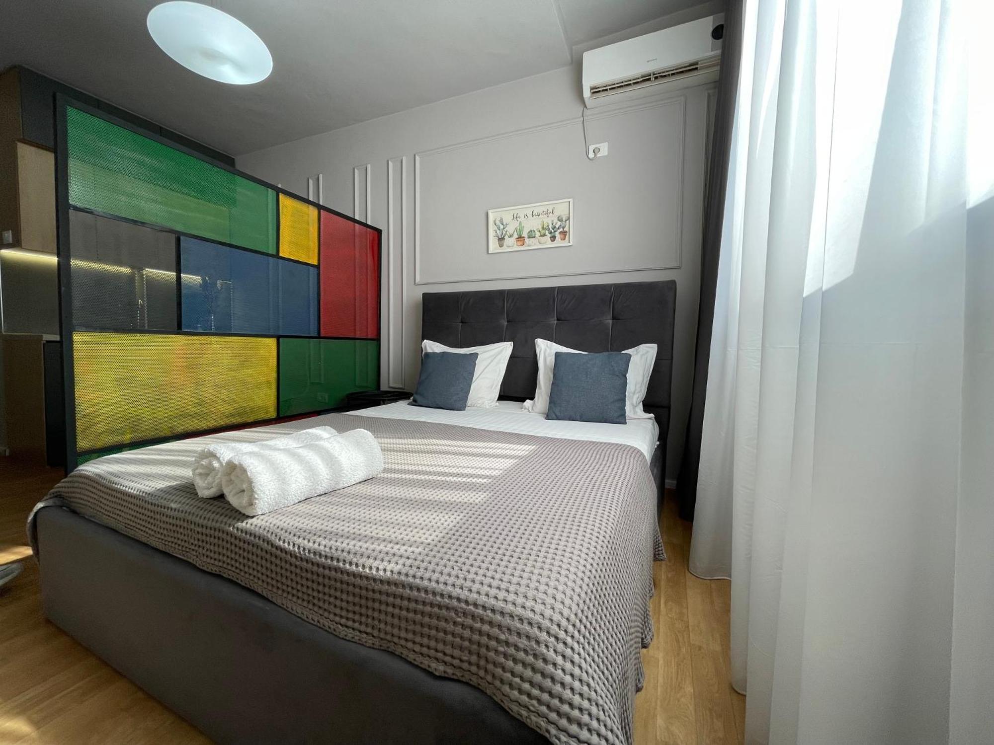 Myslym Shyri'S Apartments Tirana Exterior photo